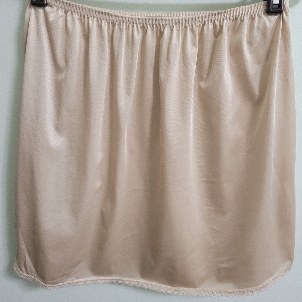 Vanity Fair 16" Beige Skirt Slip Size L